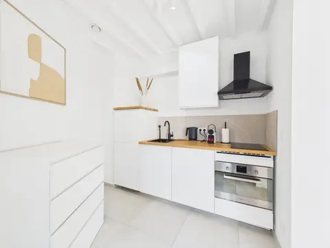 Brugmann district: Renovated and furnished apartment!