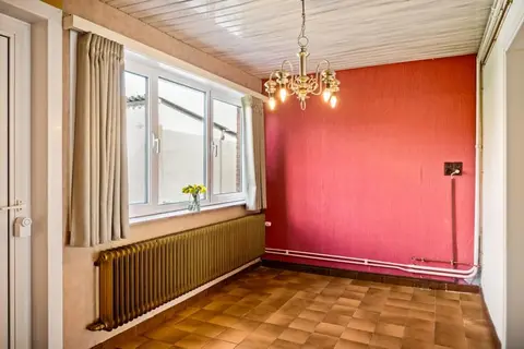 Te renoveren woning met 3 slpkrs in centrum Grootlo