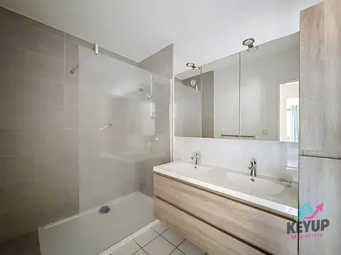 2-bedroom apartment with terrace overlooking the Meuse