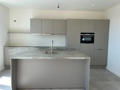 3 slaapkamer appartement te huur met 2 terrassen in hartj...