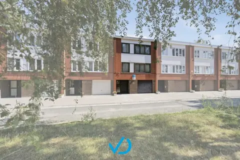 Ruime gezinswoning met garage en tuin nabij het centrum v...