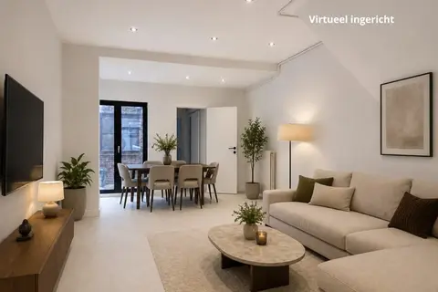 Ready-to-move-in one-bedroom apartment with courtyard!