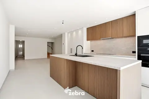 Instapklare woning met EPC-label A, 3 slaapkamers en uitw...