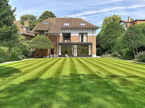 Saint-Job / Vivier d'Oie: Stunning villa with a large garden