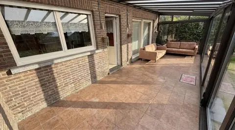 READY TO MOVE IN VILLA WITH GARDEN AND GARAGE IN ZOTTEGEM