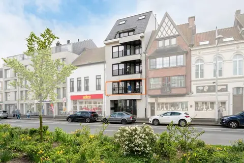 Recent nieuwbouwappartement te koop in Eeklo – ideale inv...