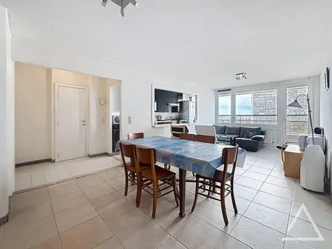 Two-bedroom flat with terrace