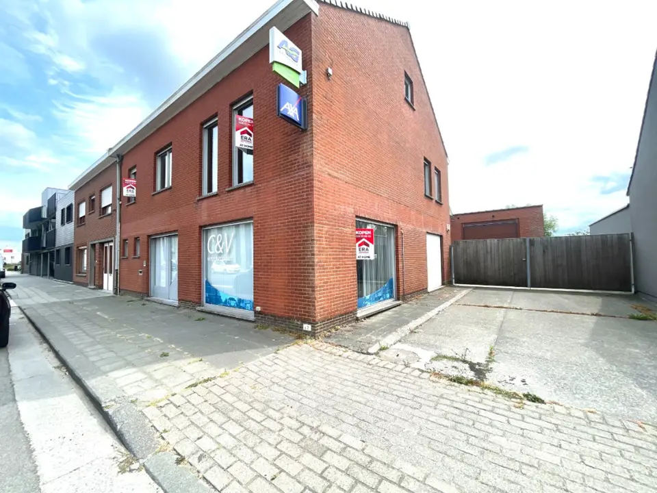 Halfopen handelspand met woonst 3 slpk en magazijn(170m2)