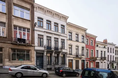 SCHAERBEEK – Inv. property 3 recognized units 535sqm