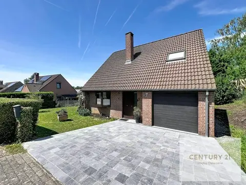 **UNDER OPTION** 3-bedroom villa on a 6.69-ares lot