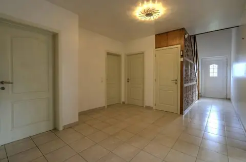 SPACIEUSE MAISON 3-4 CH AVEC GARAGE, TERRASSE & PETIT JARDIN