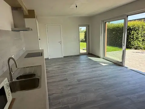 Woning met 3 slaapkamers, bureau en tuin