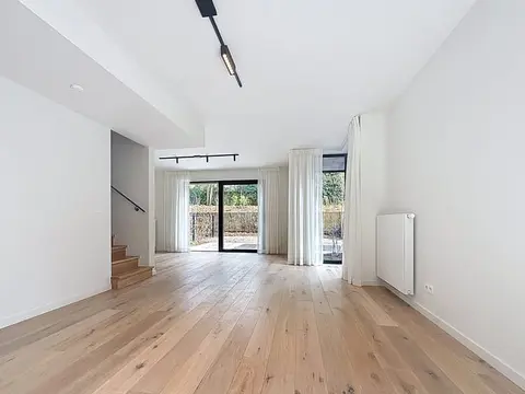 3-bedroom house + office with terrace and garden