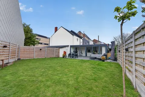 A ready-to-move-in family home with 2 to 3 bedrooms, spac...