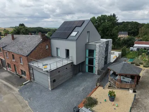 4 bedroom House for sale in Ciney Leignon