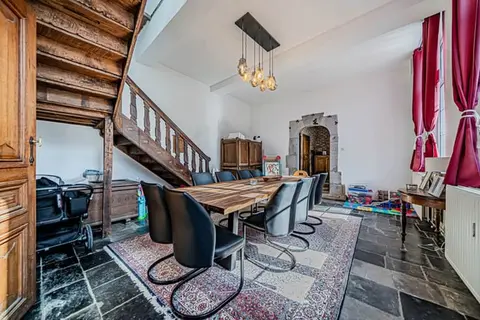L'évidence presenteert u ... 0499/38.93.42