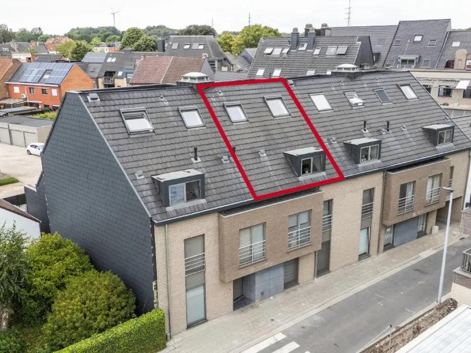 Duplex met 2 slpk, terras en parkeerplaats in Erembodegem