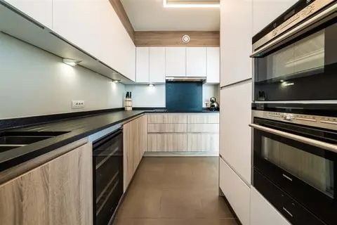 High standard furnished penthouse in the heart of the Europe