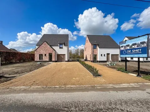 LAST PLOT NEW BUILD OPEN CONSTRUCTION WITH 4 BEDROOMS AND GA