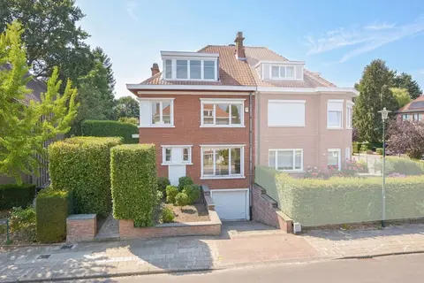 Stockel - Semi detached house in good condition!