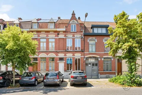 Topgelegen karaktervolle woning met 3 SLK en leuke stadstuin