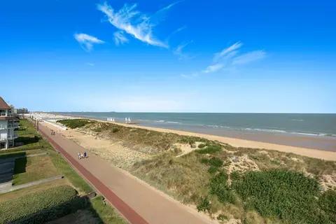 Magnifiek appartement op de wandeldijk in het Zoute, met ...