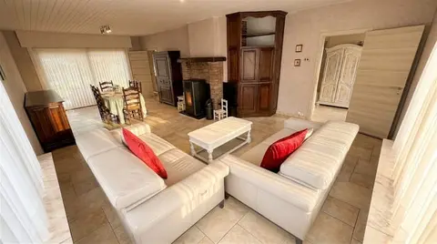 READY TO MOVE IN VILLA WITH GARDEN AND GARAGE IN ZOTTEGEM