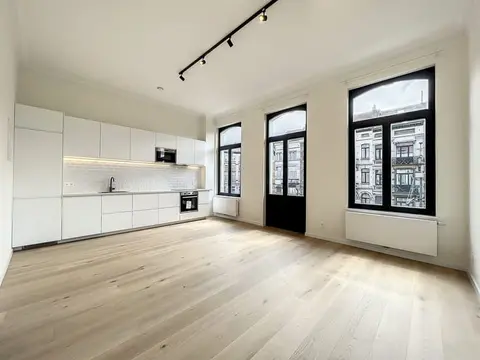 MEISER, 2-BEDROOM APARTMENT WITH BALCONY