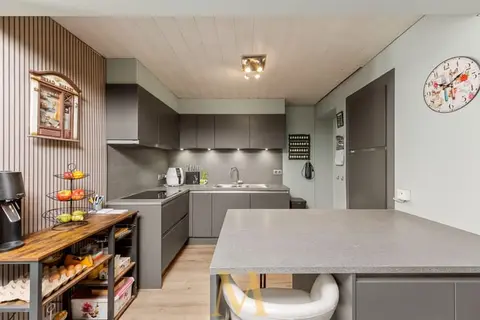 Ruime gezinswoning met 3 slaapkamers, 2 badkamers en zonn...