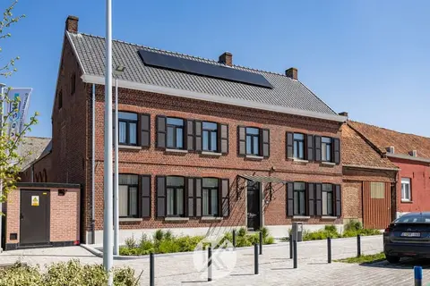 Ruime gerenoveerde karakterwoning
