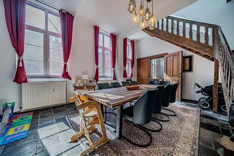 L'évidence presenteert u ... 0499/38.93.42