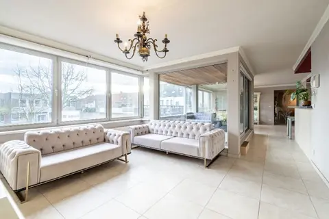 Ruim appartement (145m²) met 3 slaapkamers