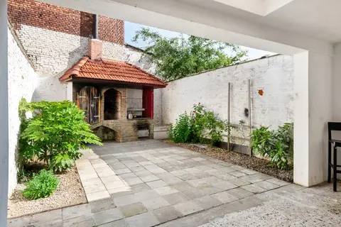 Renovated family home with 3 bedrooms and a city garden