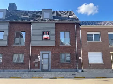 For rent: 3-bed duplex apt with terrace, garage & basement!