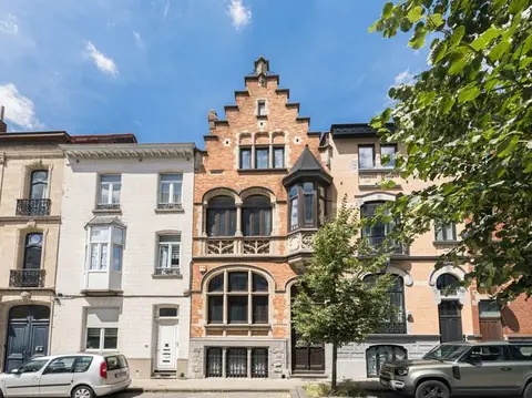 Architect-designed house built in 1912