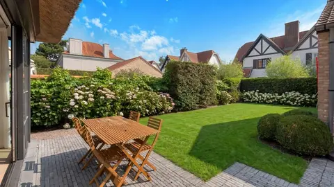 Spacious semi-detached home with sunny garden in a quiet loc