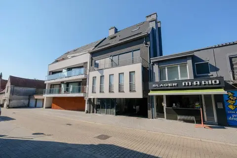 Instapklaar 1-slaapkamerappartement met ondergrondse staa...