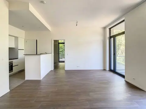 Superb ground floor with terrace