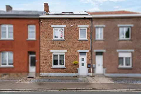 3-bedroom house with garden and photovoltaic panels