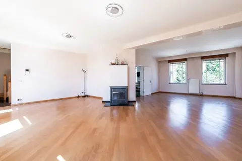 AUDERGHEM – Stunning 289 sqm triplex – 4BR