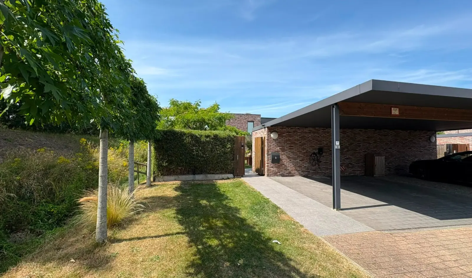 Instapklare woning met 3 slpk. en tuin in Hasselt.