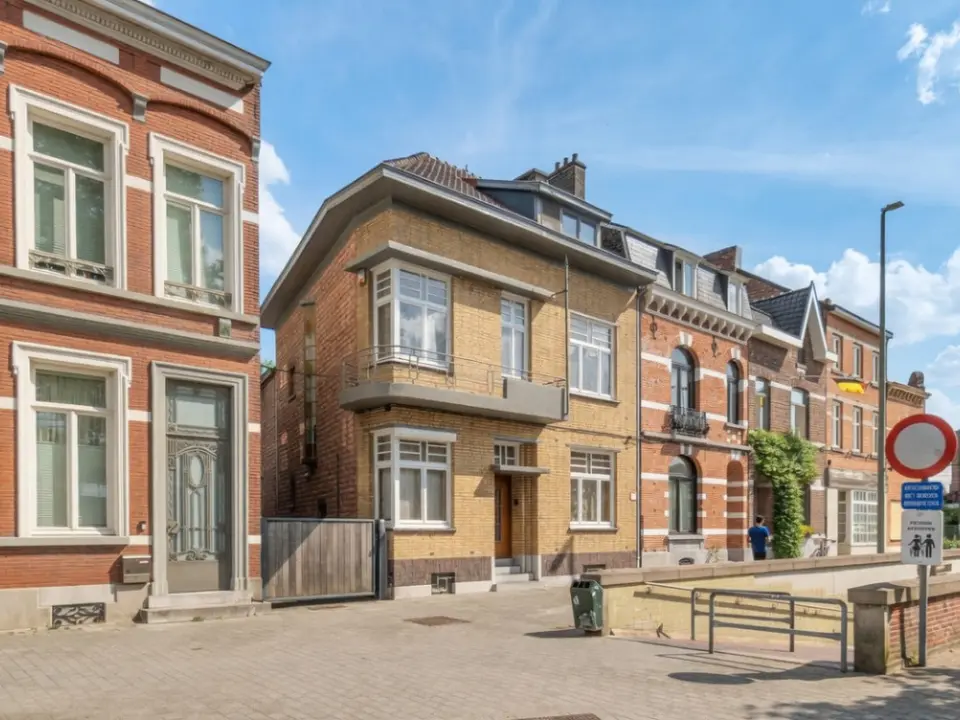 Ruime woning met 5 slaapkamers in Hasselt-centrum
