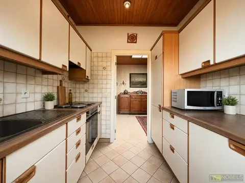 Te koop, te renoveren halfopen bebouwing met prachtig uit...