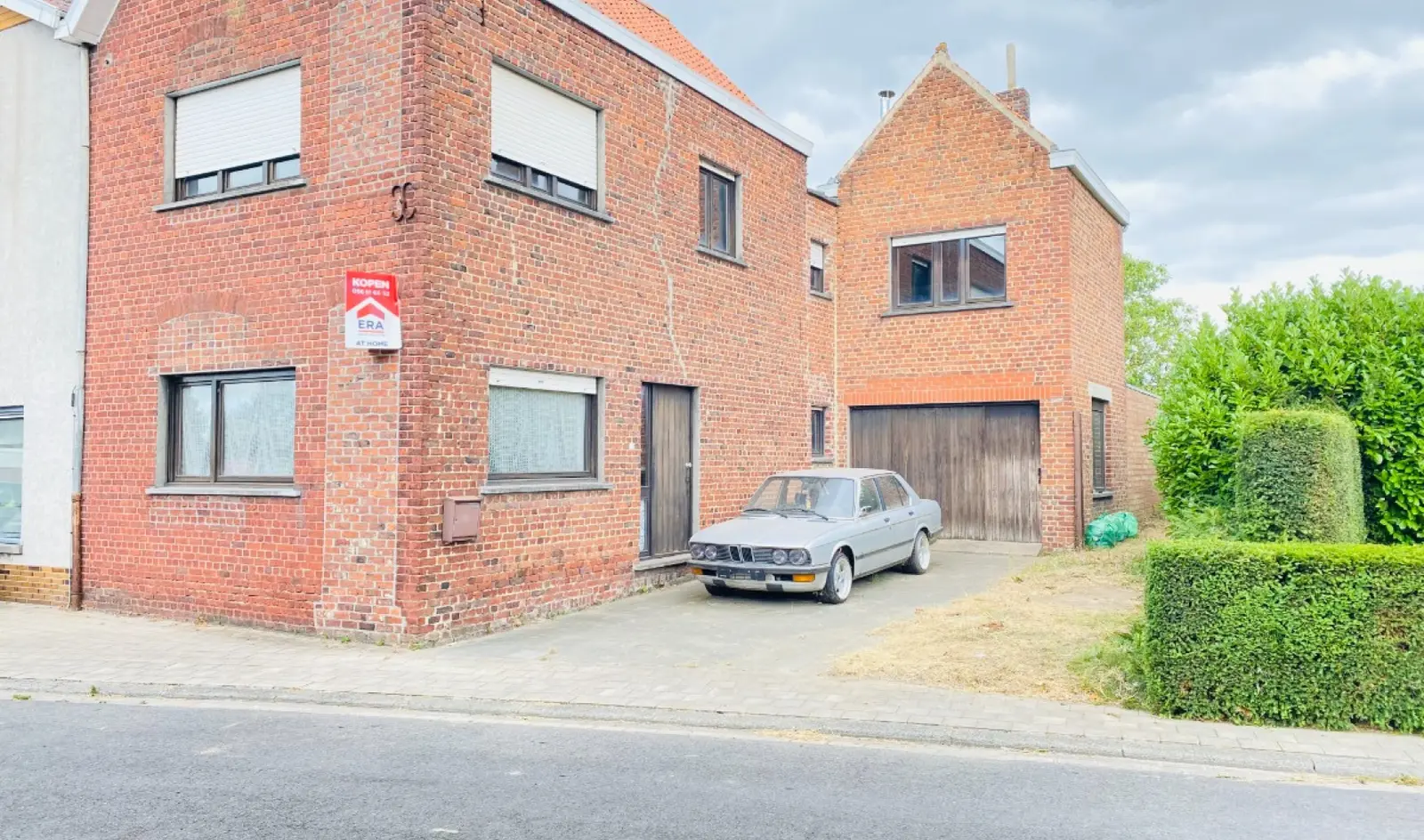 Lauwe: woning met 4 slaapkamers en ruime garage