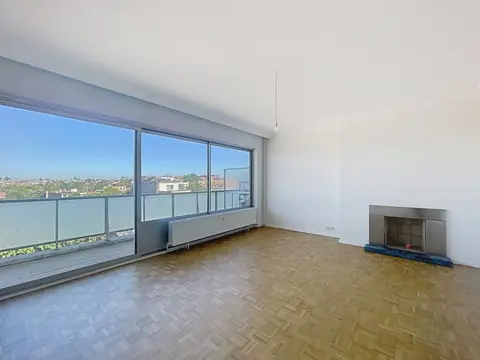 Refurbished 1-bedroom apartment in Brugmann!