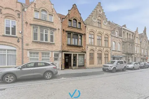 Instapklare woning met handelsruimte te koop in centrum I...