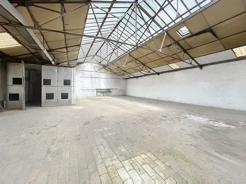 MIXED-USE PROPERTY – 360 m² WORKSHOP AND 2-BEDROOM RESIDENCE