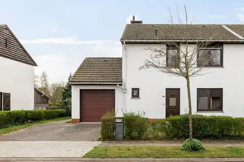 House to renovate with 3 bedrooms in Brech