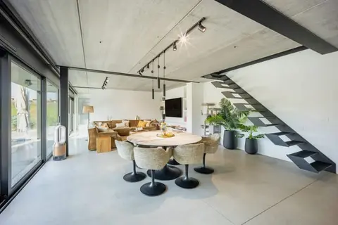 Contemporary villa with swimming pool for rent in Flémalle