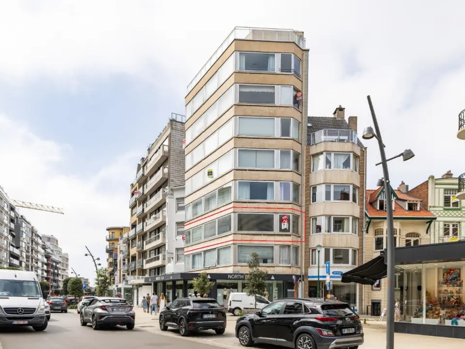 Ruim 2-slaapkamerappartement te koop in De Panne